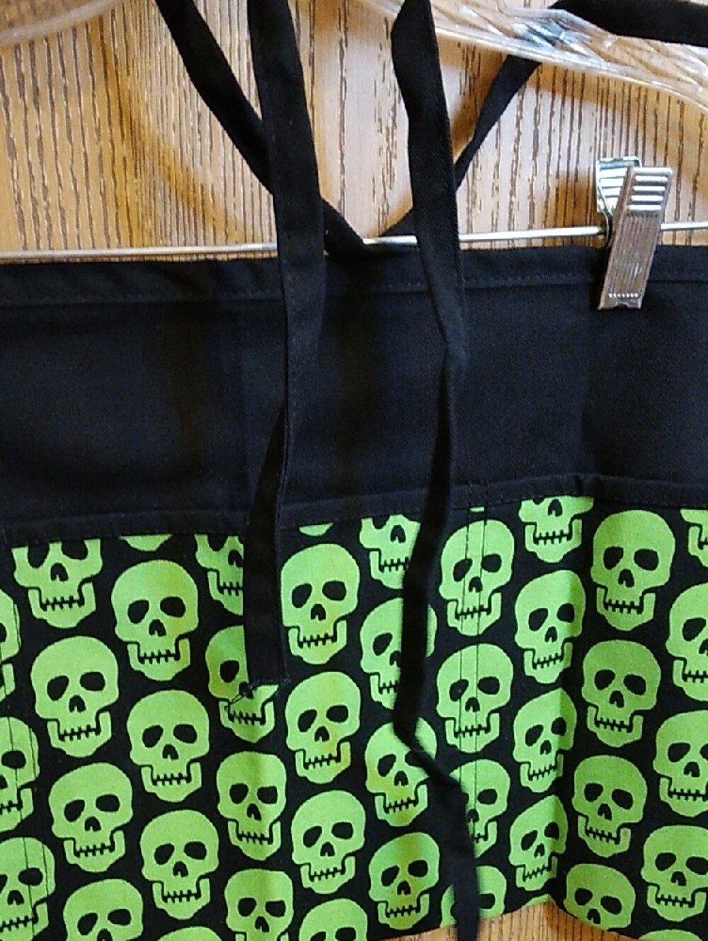 Skull Apron Neon Green and Black Halloween - Picture 5 of 5